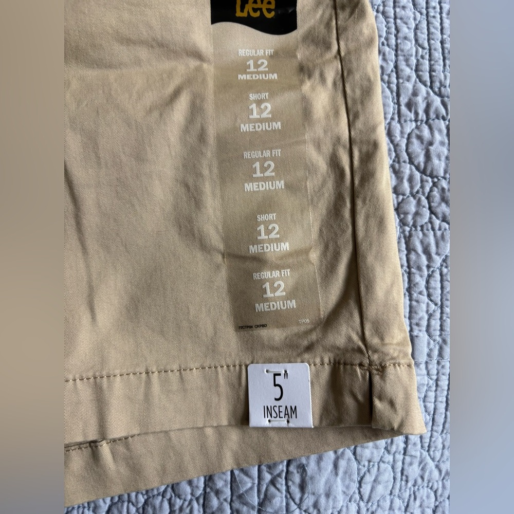 NWT khaki shorts - Picture 2 of 6